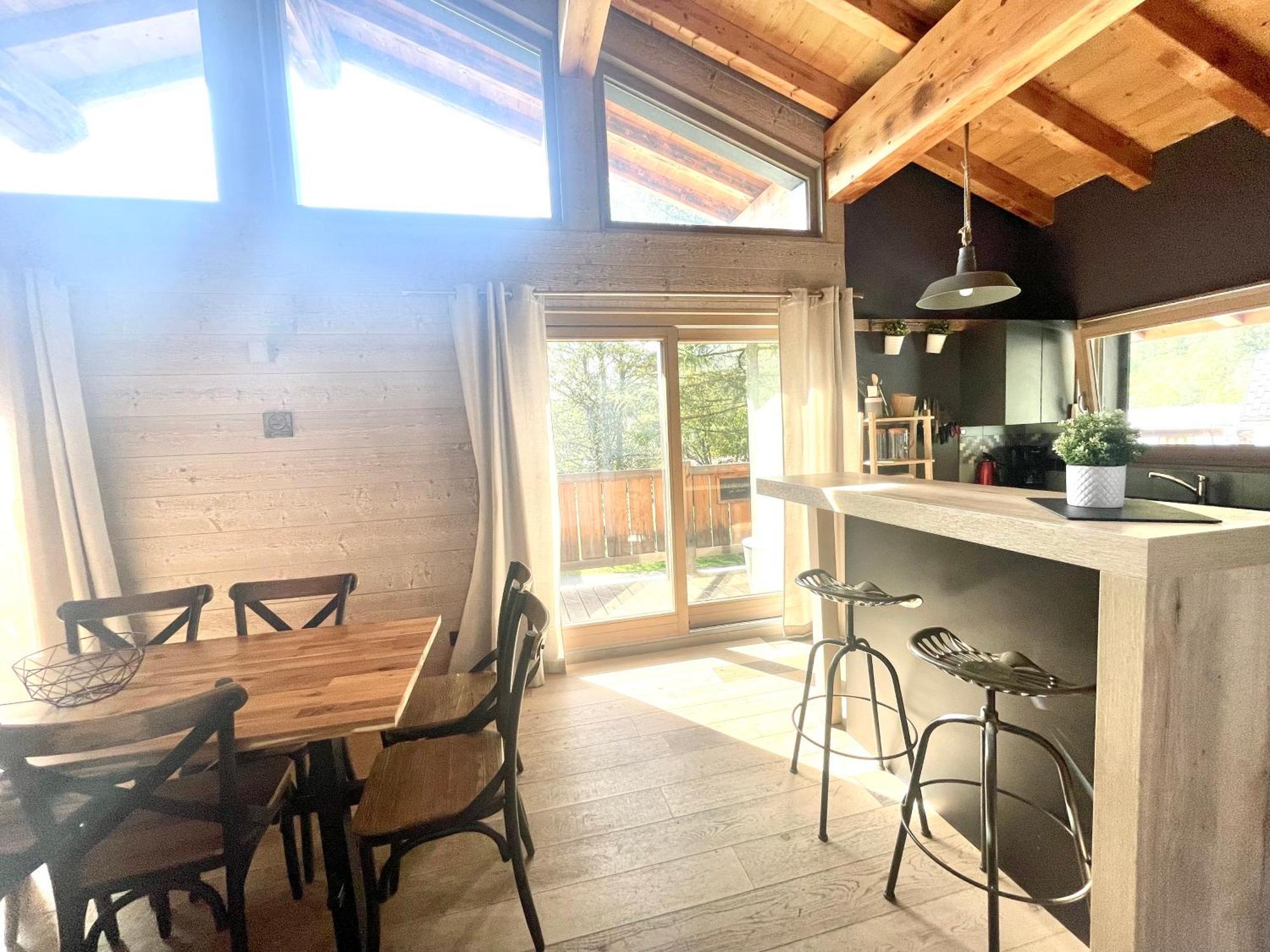 Chalet Le Petit Nicolas, Jacuzzi, Vue Mont Blanc Chamonix Bagian luar foto