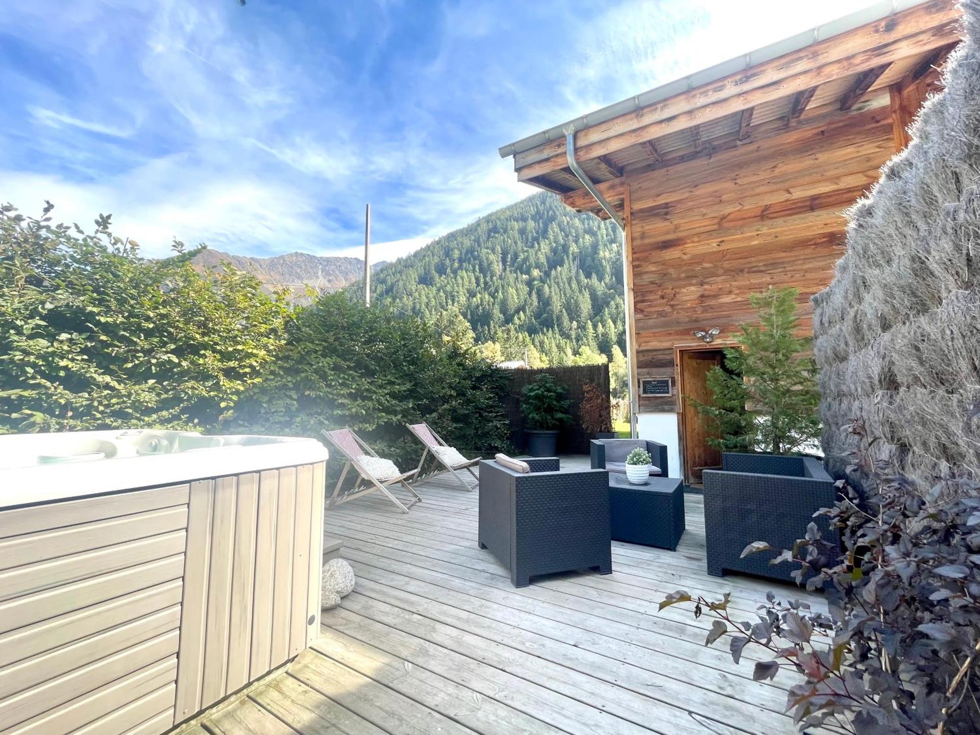 Chalet Le Petit Nicolas, Jacuzzi, Vue Mont Blanc Chamonix Bagian luar foto