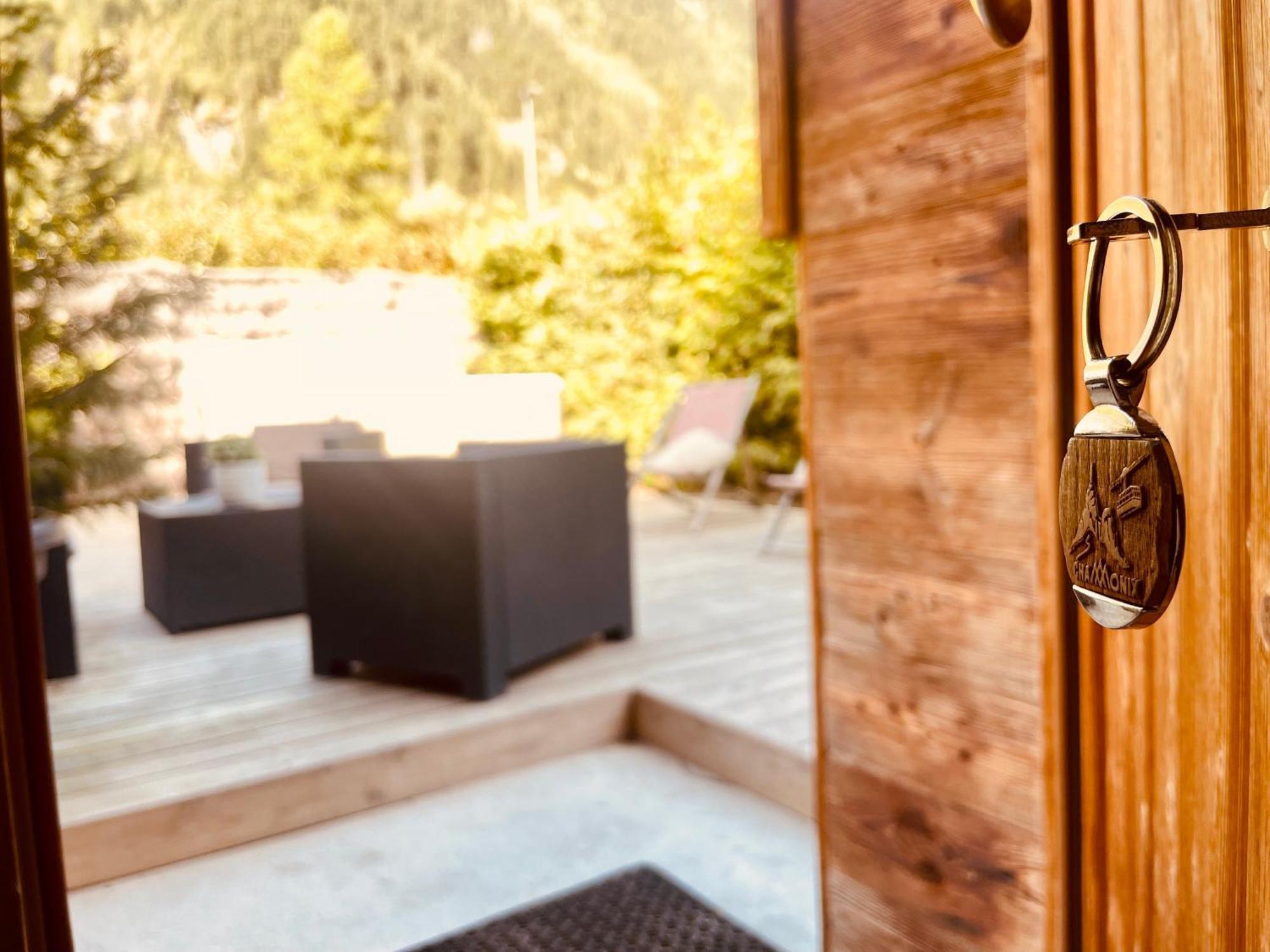 Chalet Le Petit Nicolas, Jacuzzi, Vue Mont Blanc Chamonix Bagian luar foto