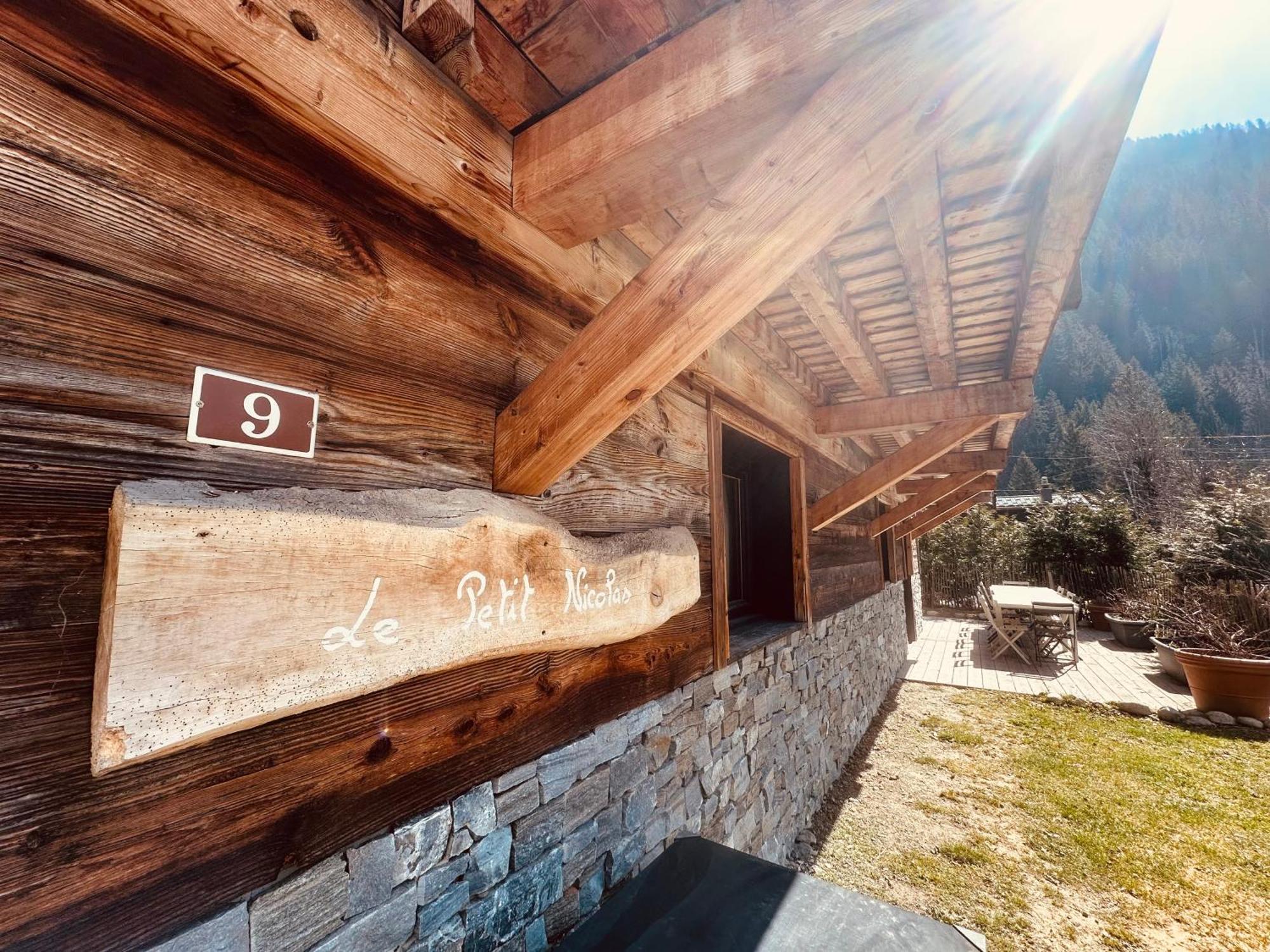 Chalet Le Petit Nicolas, Jacuzzi, Vue Mont Blanc Chamonix Bagian luar foto